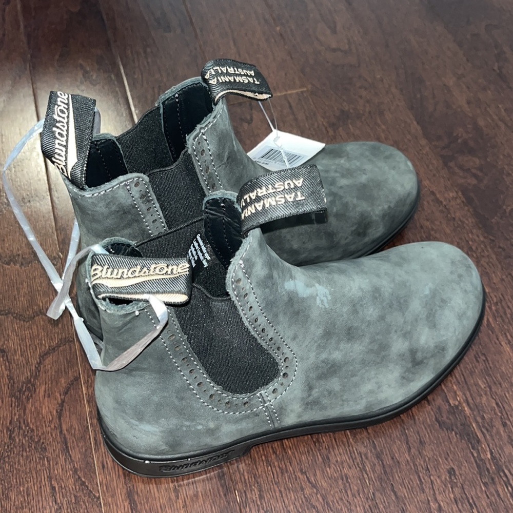 NWT BLUNDSTONE 1630 WOMEN'S ORIGINALS
HIGH TOP BOOTS - RUSTIC BLACK - Picture 5 of 8